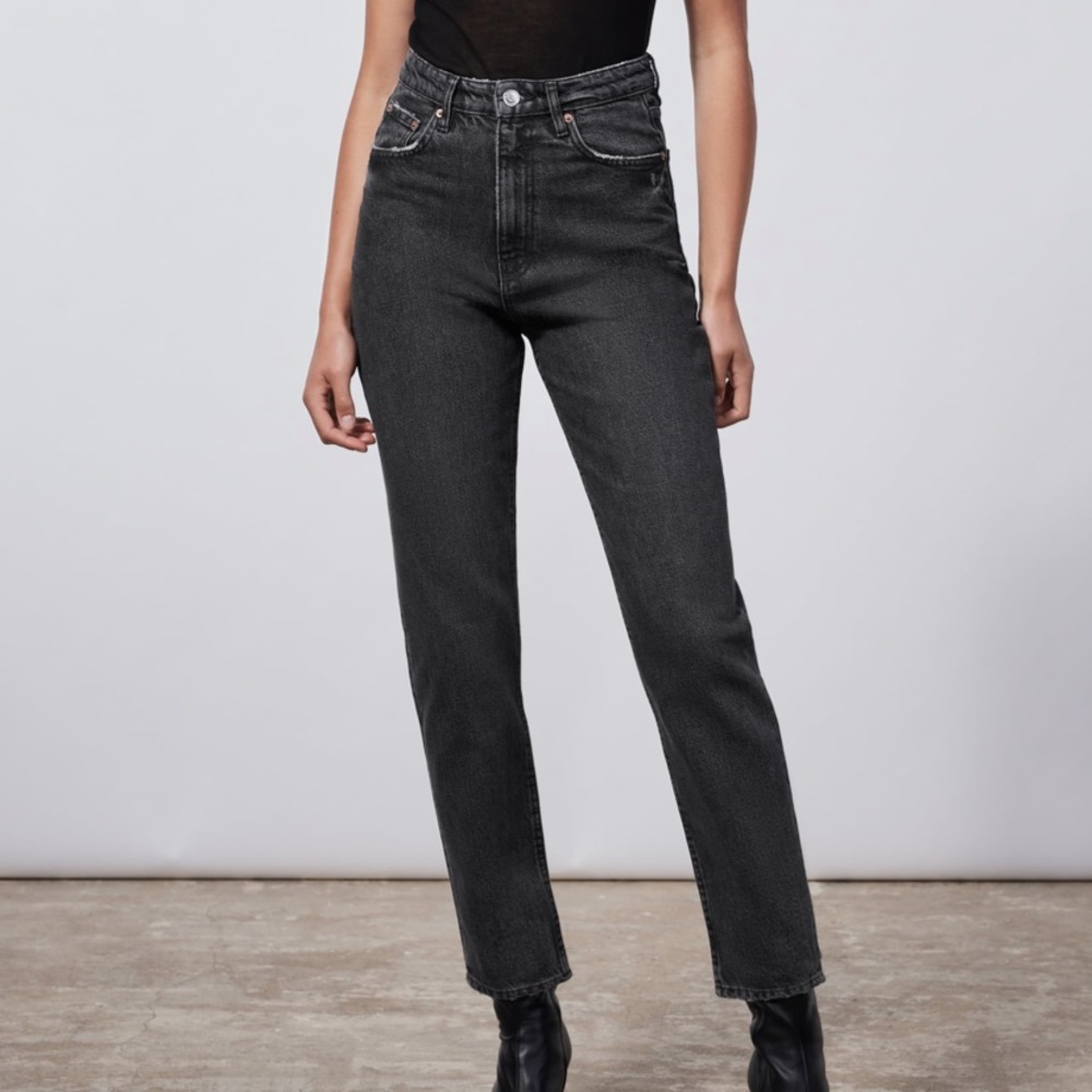 Zara Black 90s Mom Fit High Waisted Jeans Size 6